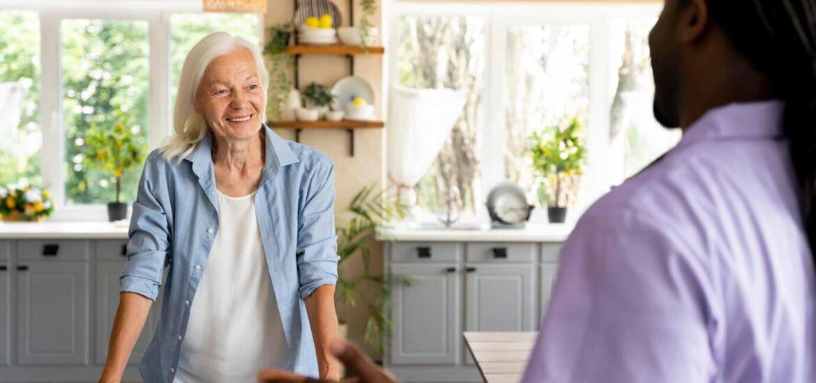 Les programmes d'accompagnement à domicile pour l’indépendance des personnes âgées