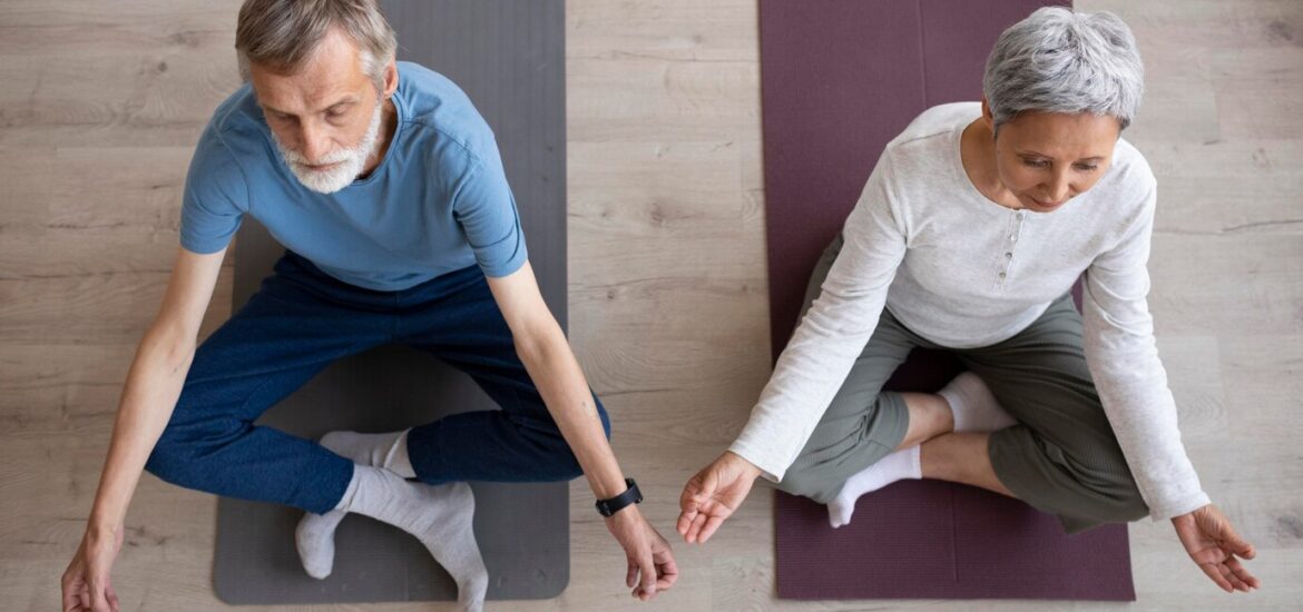 Le yoga est-il une pratique sûre pour les personnes âgées ?
